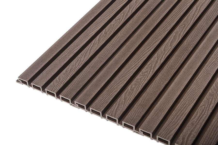 savadeck-wpc-fasada-kit-kat-chocolate-03_4545.webp