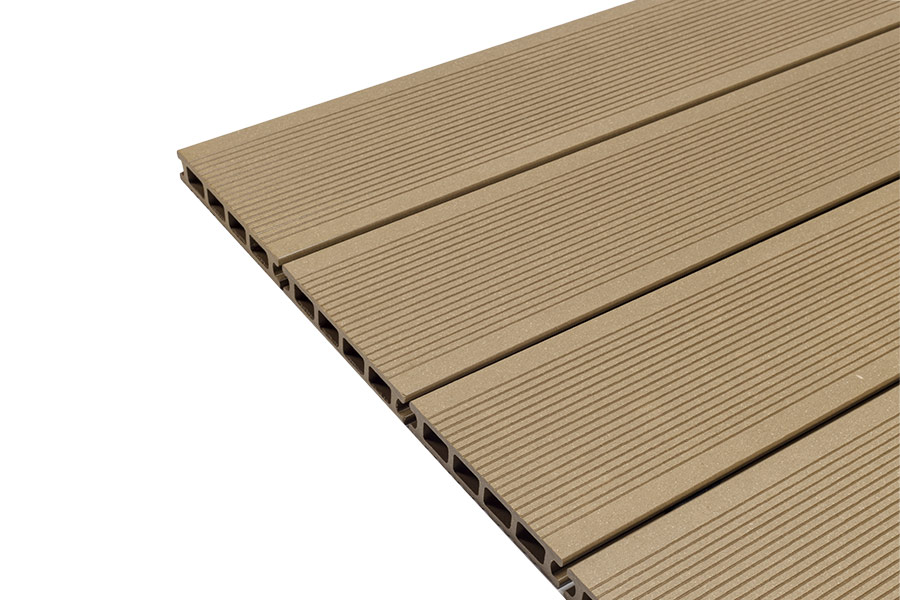 savadeck-wpc-decking-classic-teak-04_2710.webp