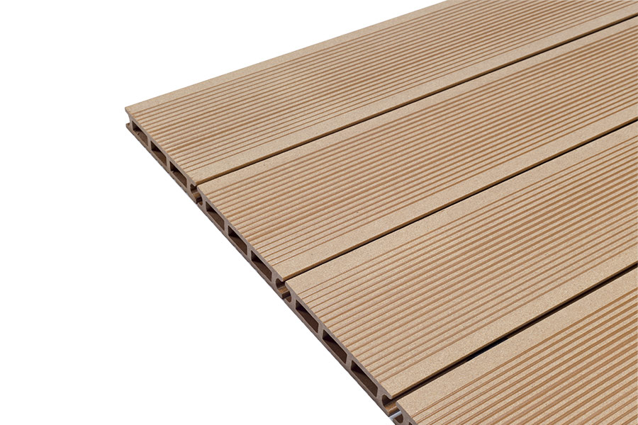 wpc-decking-savadeck-premium-wood-04_8322.webp